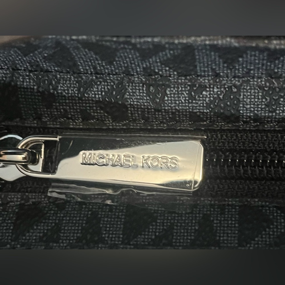 Michael Kors Monogram Admiral Blue Large Messenger Bag Jet Set Go NEW with Tags - Picture 6 of 8